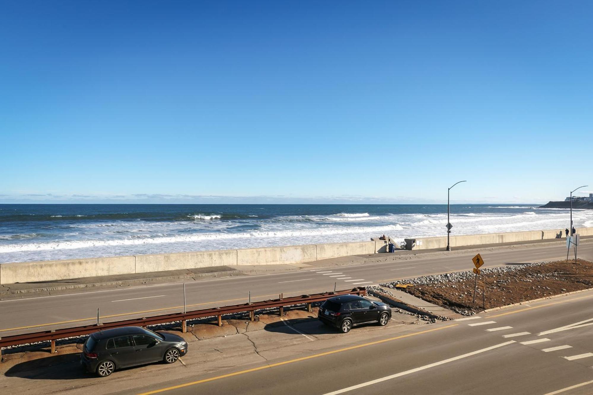 Direct Oceanfront Studio Suite! Хамптън Екстериор снимка