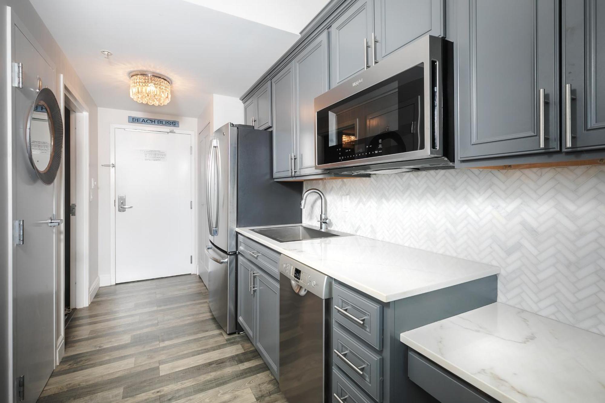 Direct Oceanfront Studio Suite! Хамптън Екстериор снимка