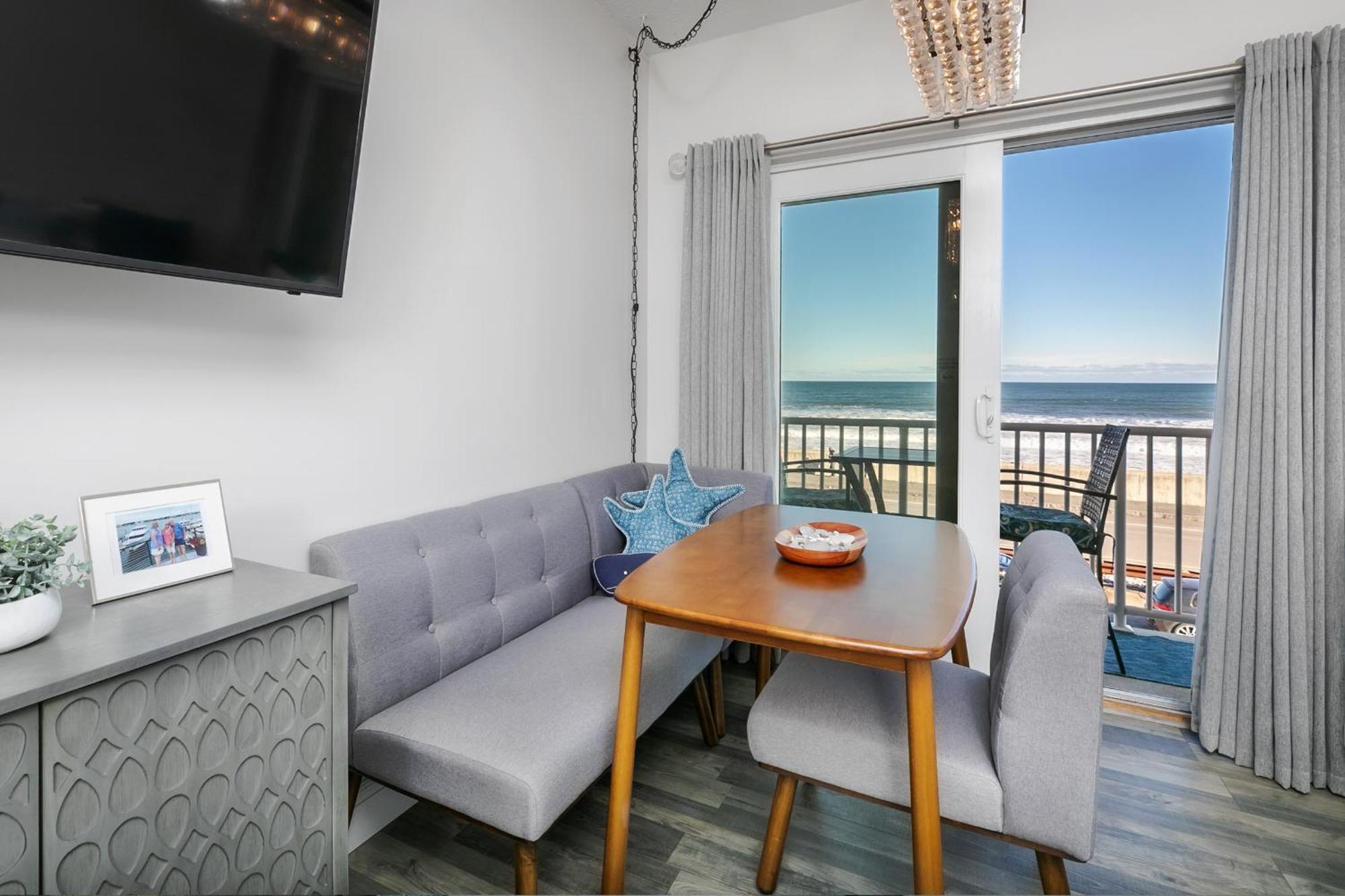 Direct Oceanfront Studio Suite! Хамптън Екстериор снимка